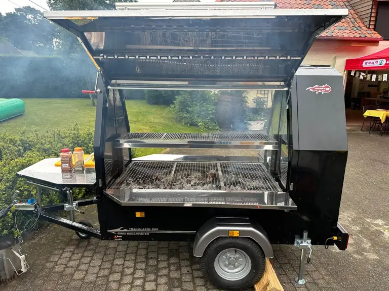 Barbecue-aanhangwagen van MTM Event met grote grill