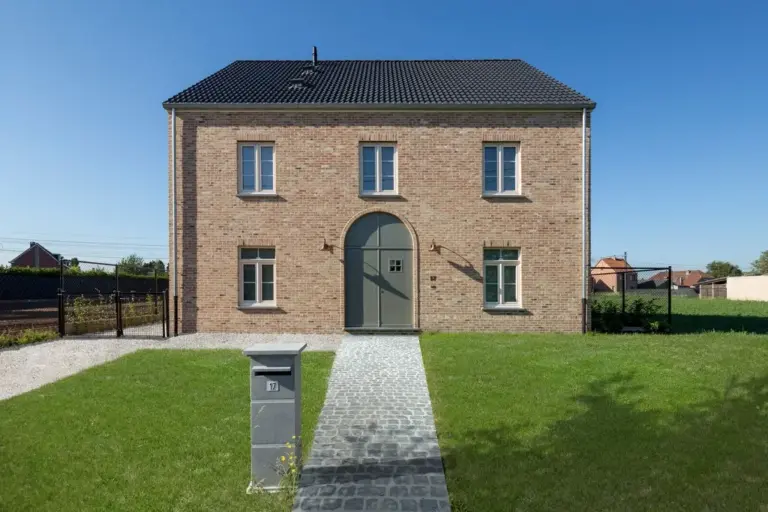Vrijstaande woning in baksteen
